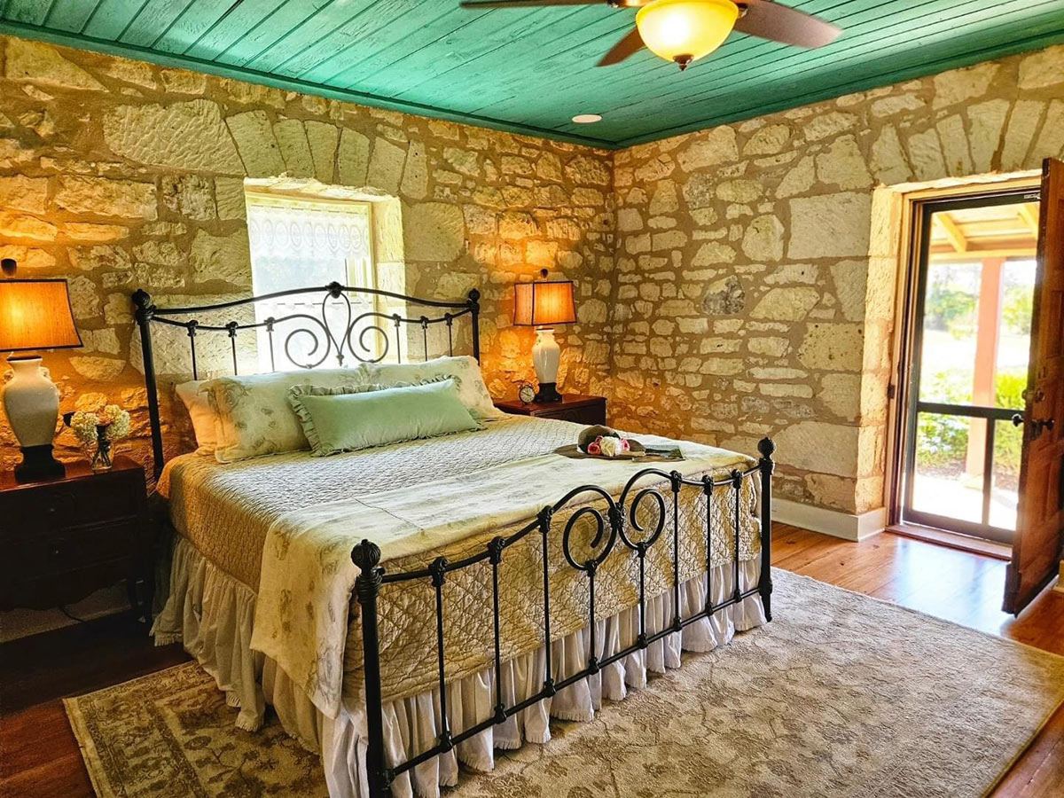 Caroline's Suite bedroom at Behr House